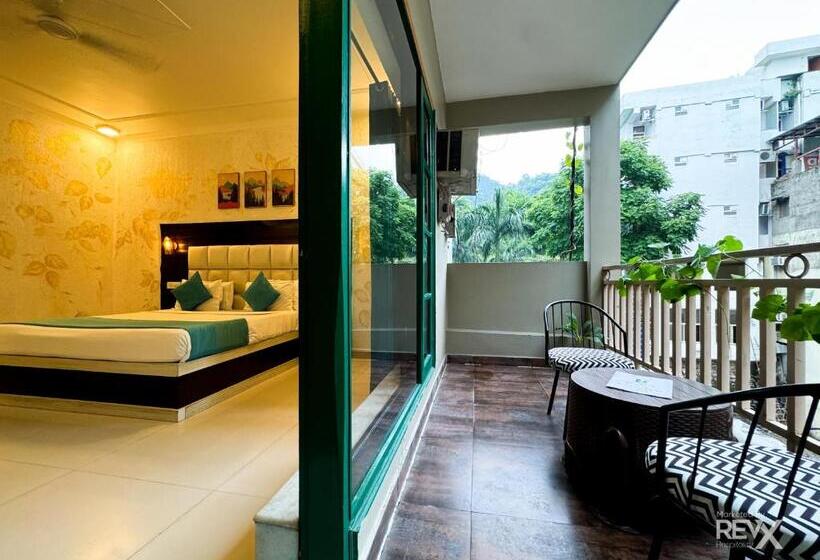 디럭스 룸, The Wraveler Tapovan Rooms And Dorms