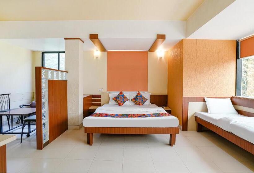 Номер Deluxe, Fabhotel Samrat