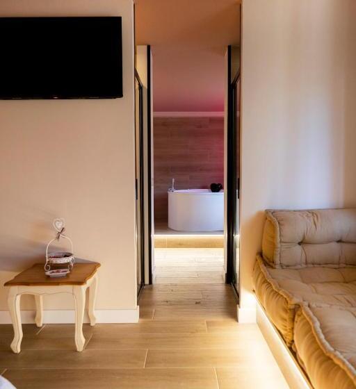 デラックススイート, Hospedaje Villa Pilar