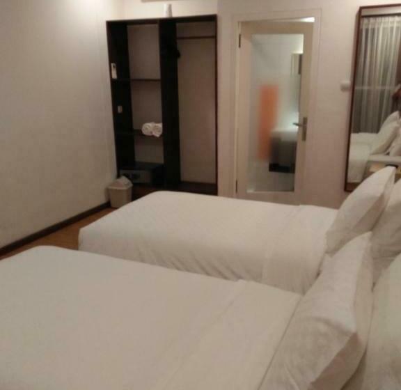스탠다드 룸 풀장 전망, Villa Phyphy