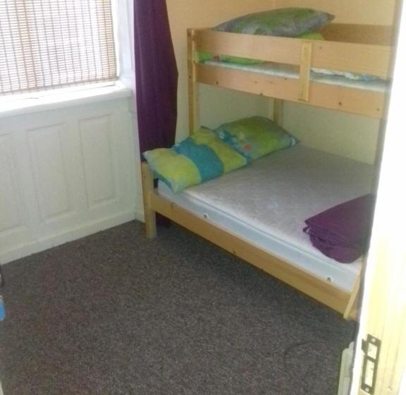 Economy Triple Room, Chernivtsi City Center Hostel