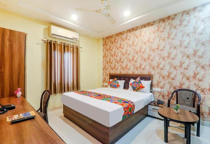 اتاق خانوادگی, Fabexpress Grand Inn