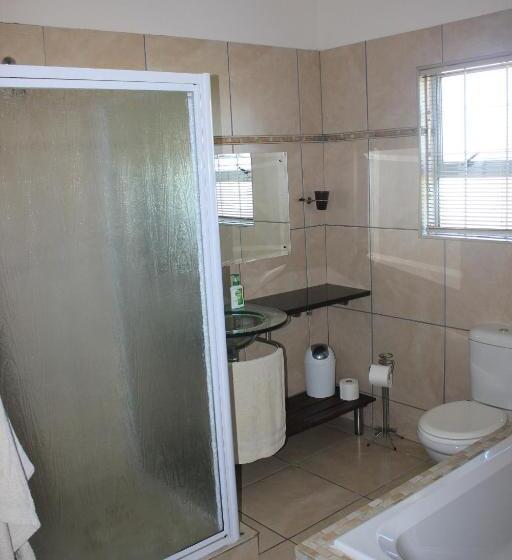 Standard room with outdoor bath, Three Arches Guesthouse