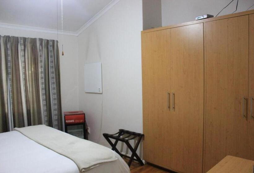Standard room with outdoor bath, Three Arches Guesthouse