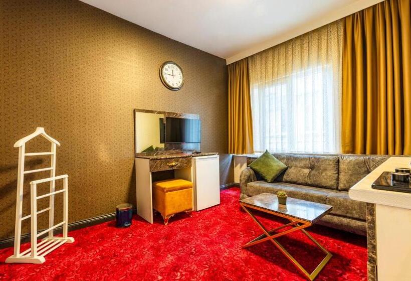수피리어 스위트, Sisli Form