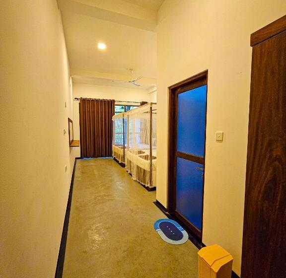 اتاق خانوادگی با چشم‌انداز باغ, Elite Safari Resort