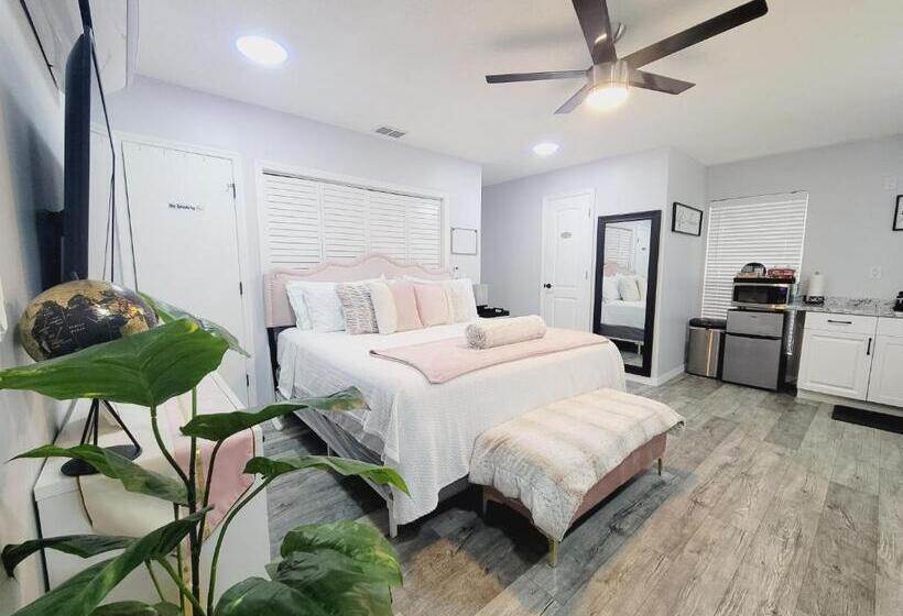 디럭스 룸, Modern Dream Rooms Suits   Private, Parking, Wi Fi, Netflix