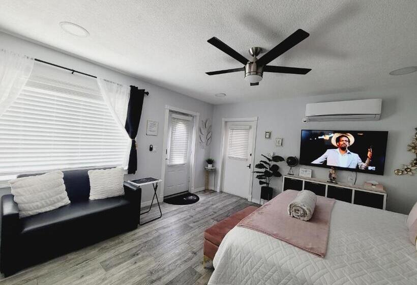 디럭스 룸, Modern Dream Rooms Suits   Private, Parking, Wi Fi, Netflix