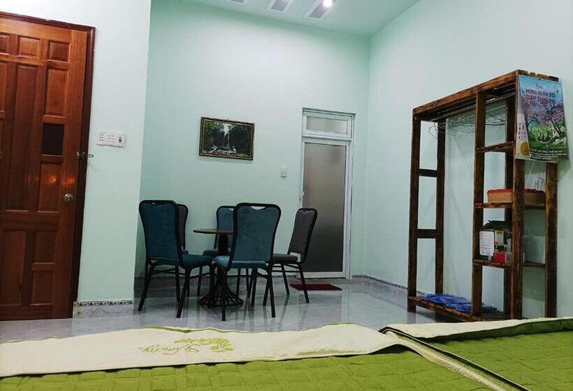 اتاق استاندارد چهارنفره با چشم‌انداز باغ, Mộc Coffee