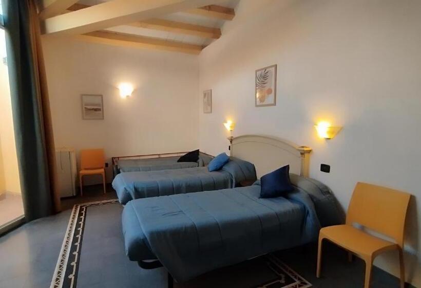Номер Стандарт Трехместный, Le Due Sicilie Guest House