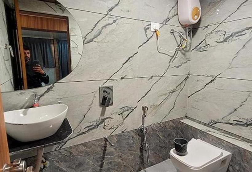 豪华房间, Fabhotel Max