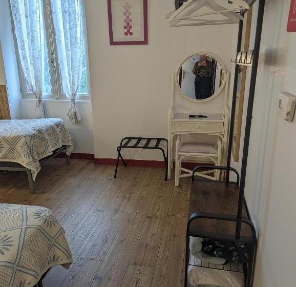 Номер Стандарт Трехместный, Auberge Des Pins