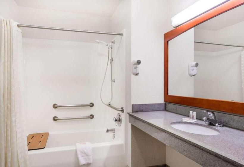 장애인을 위한 킹사이즈 침대 스탠다드 룸, Creekside Inn & Suites