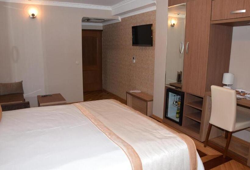 Connecting 1 Bedroom Apartment, Elegance