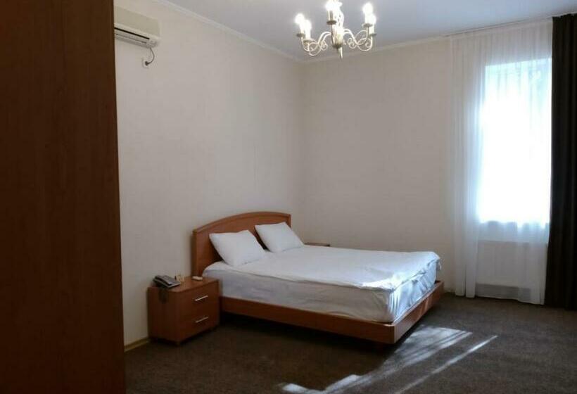 سوئیت راحتی, Mini Chisinau