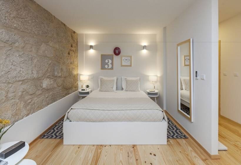 استودیوی استاندارد با چشمانداز شهر, Oporto Local Studios
