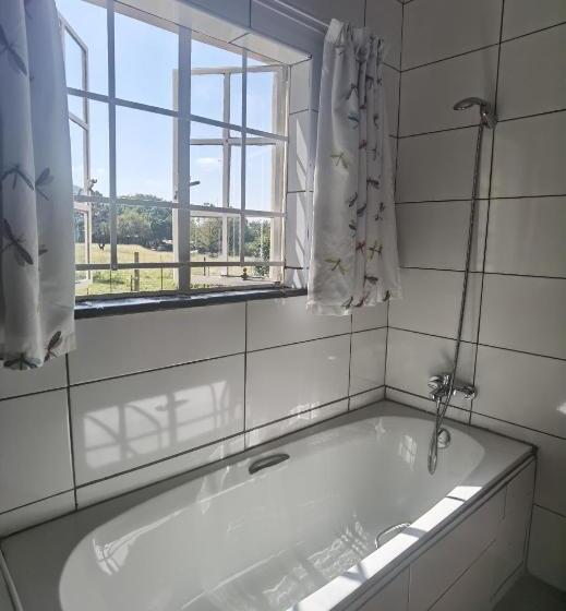 Номер Deluxe, Random Harvest Country Cottages