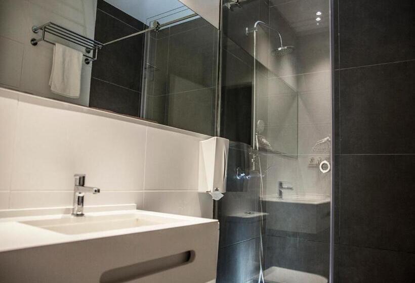 آپارتمان 3 خوابه, Flats Friends Soho Suites