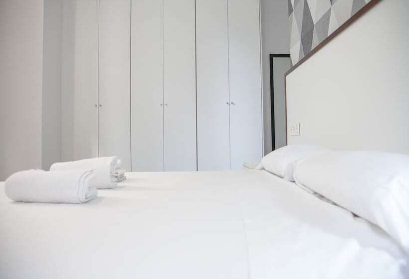 آپارتمان 1 خوابه همکف, Flats Friends Soho Suites