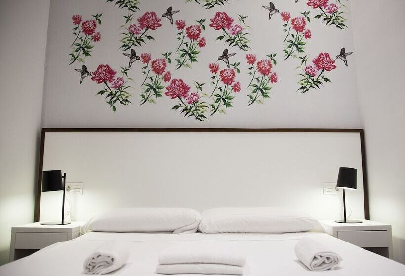 آپارتمان 1 خوابه همکف, Flats Friends Soho Suites