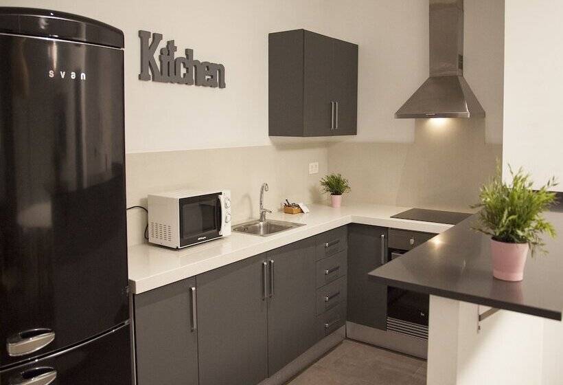 آپارتمان 3 خوابه, Flats Friends Soho Suites