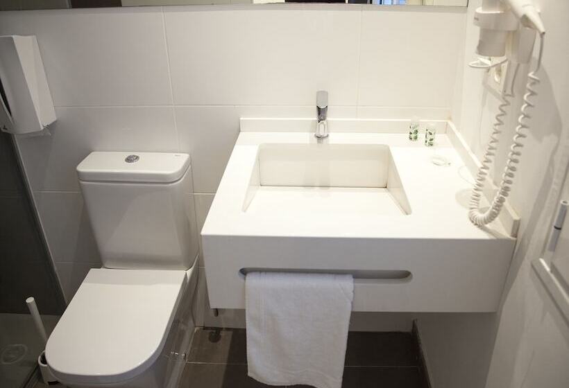 آپارتمان 3 خوابه, Flats Friends Soho Suites