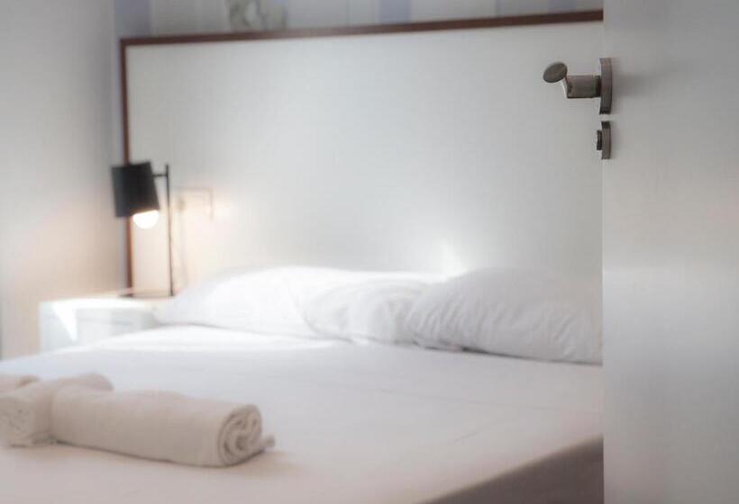 آپارتمان 3 خوابه, Flats Friends Soho Suites