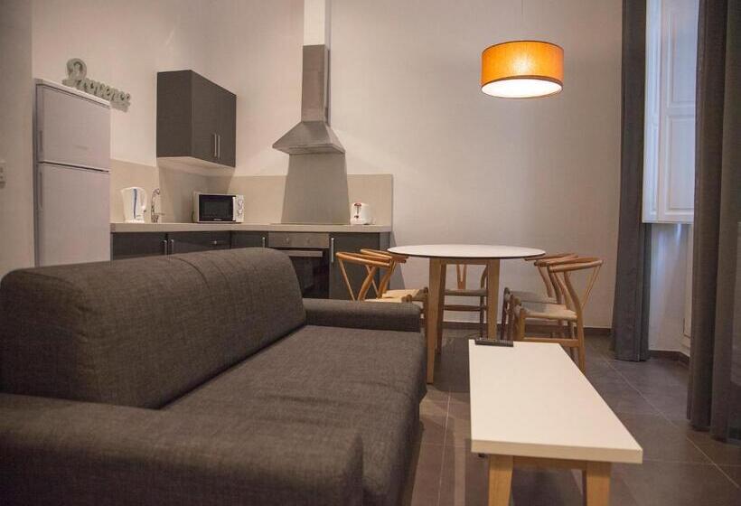 آپارتمان 1 خوابه همکف, Flats Friends Soho Suites