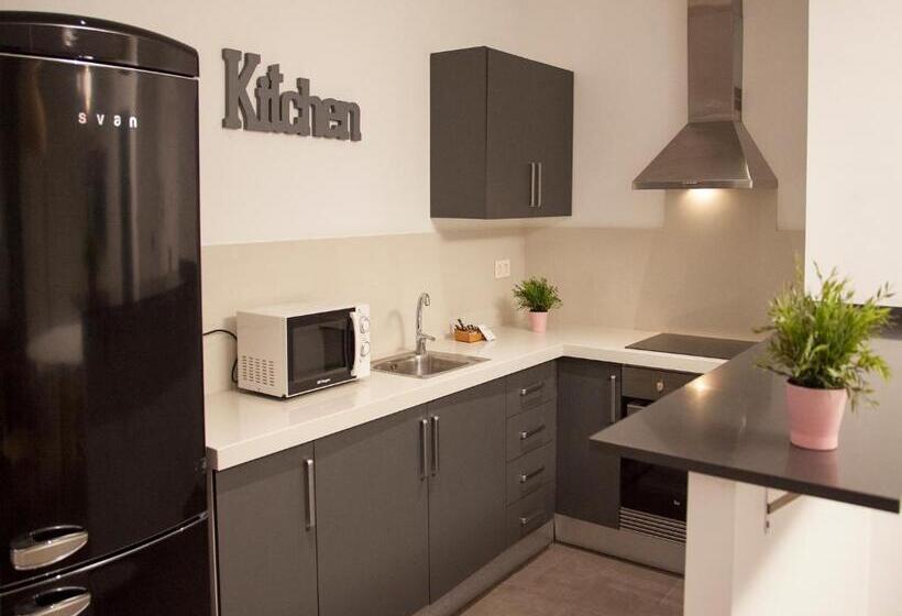 آپارتمان 3 خوابه, Flats Friends Soho Suites