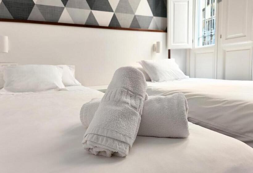 آپارتمان 1 خوابه همکف, Flats Friends Soho Suites