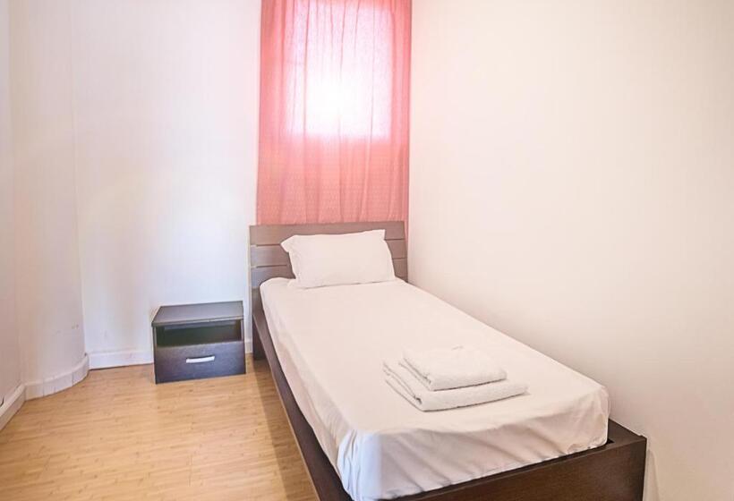 스탠다드 스튜디오, Hostel Cazino Nord Rooms