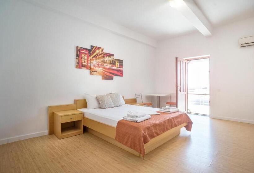 스탠다드 스튜디오, Hostel Cazino Nord Rooms