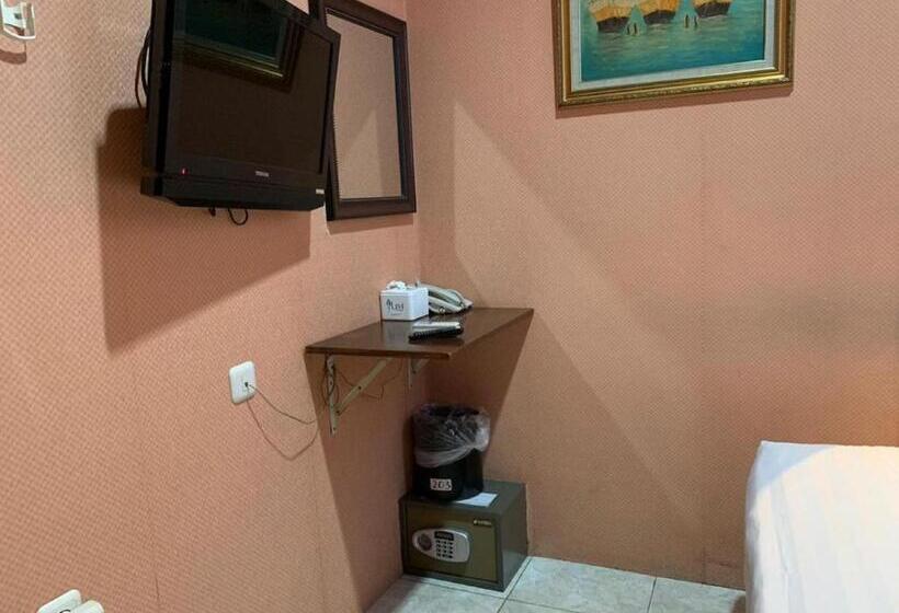 חדר סטנדרט, Rumah Shinta