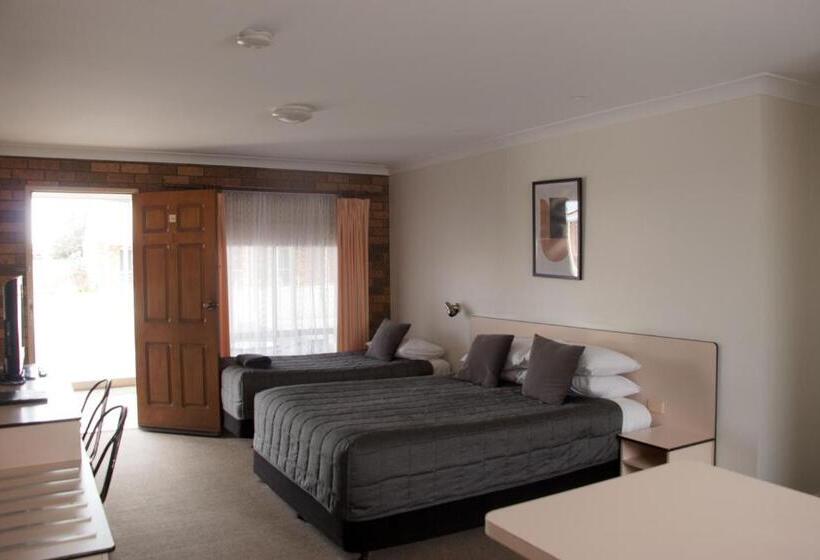 Люкс Семейный 2 Спальни, Highway Inn Motel