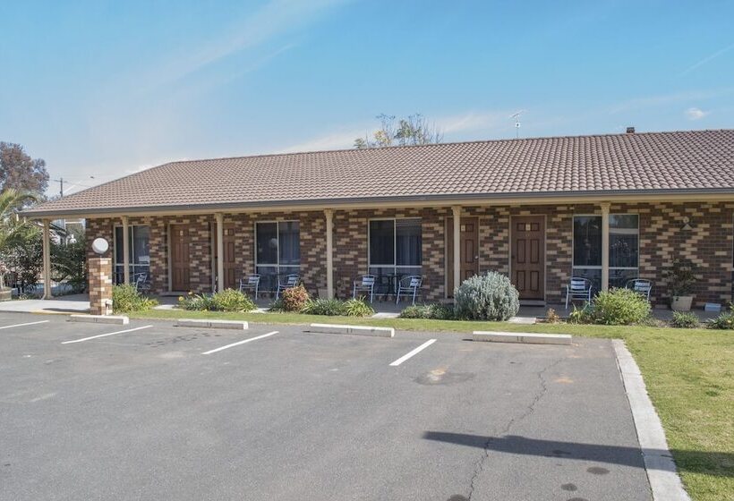 Номер Стандарт, Highway Inn Motel