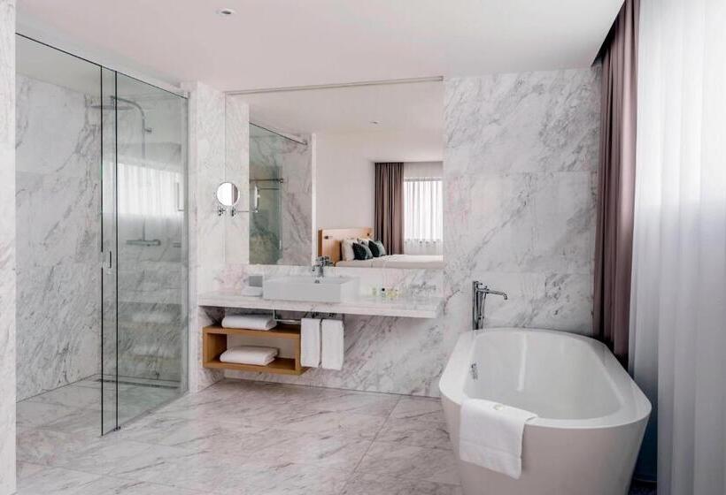 Люкс Вид на Город, Courtyard By Marriott Brno