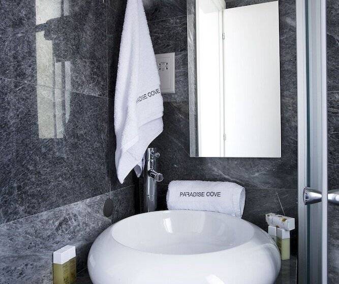 Вилла 2 Спальни, Paradise Cove Luxurious Beach Villas
