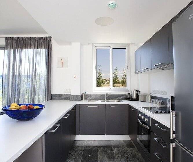 Вилла 2 Спальни, Paradise Cove Luxurious Beach Villas