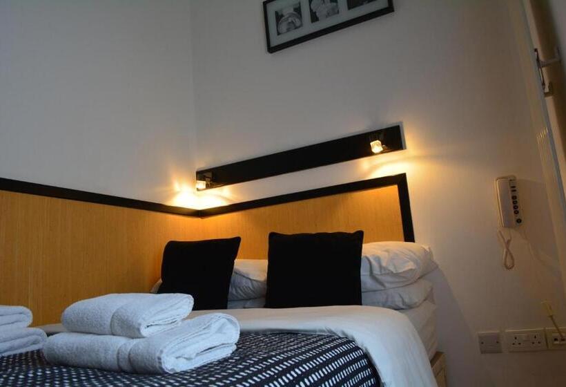 Студио Базик, Studios2let   North Gower
