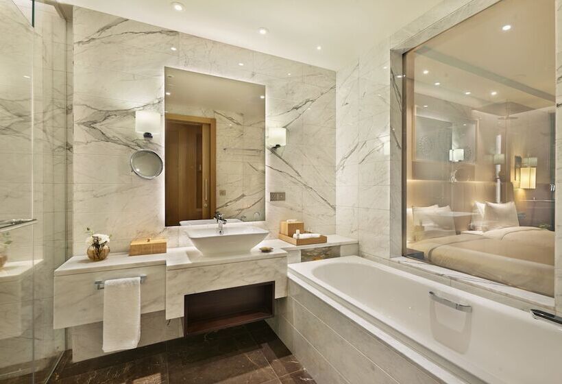 اتاق کلاب, Hyatt Regency Tashkent