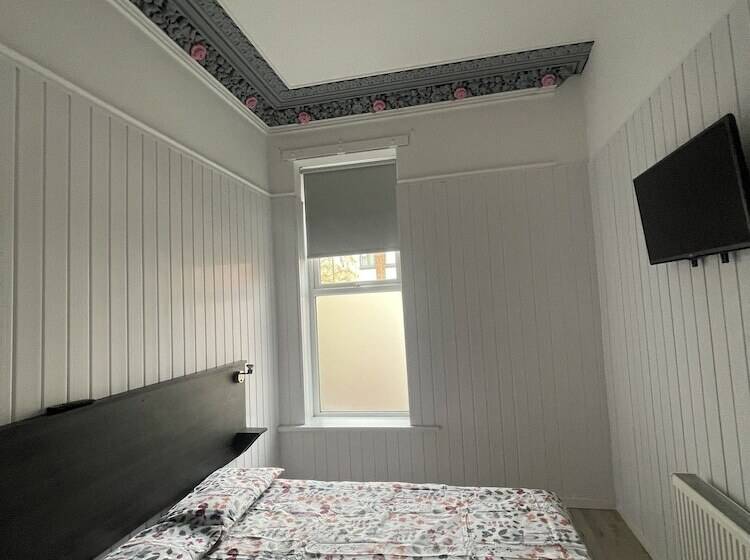 Номер Стандарт, OYO Queens Quarter