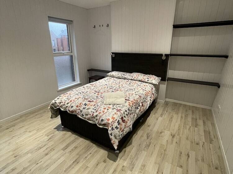 Номер Стандарт, OYO Queens Quarter