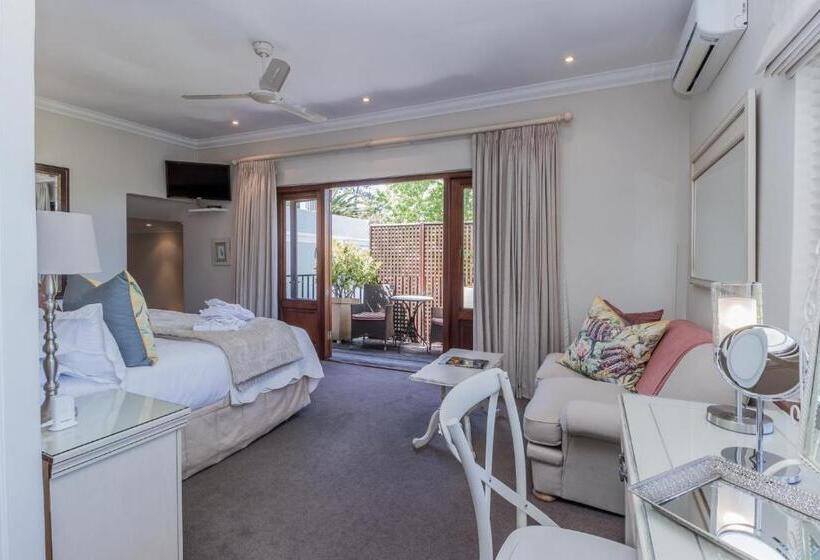 غرفة ديلوكس مزودة بشرفة, Fernwood Manor Boutique Guest House
