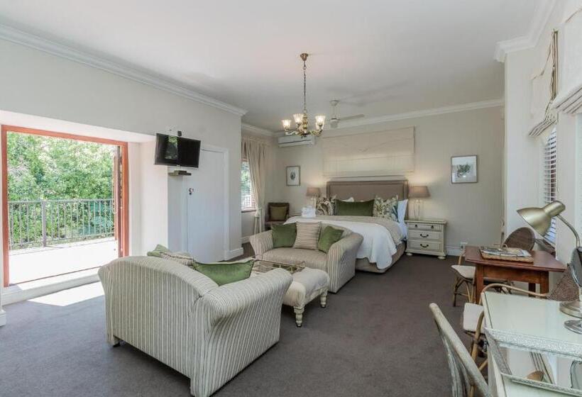 جناح إدارى, Fernwood Manor Boutique Guest House