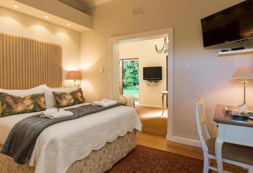 جناح عائلي, Fernwood Manor Boutique Guest House
