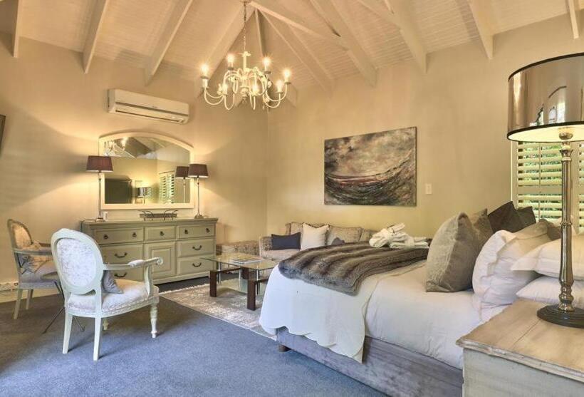 جناح إدارى, Fernwood Manor Boutique Guest House