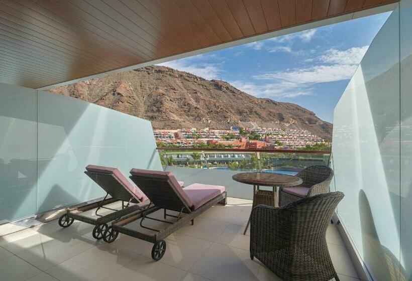 수피리어 룸 풀장 전망, Radisson Blu Resort & Spa, Gran Canaria Mogan