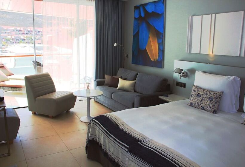 수피리어 룸 풀장 전망, Radisson Blu Resort & Spa, Gran Canaria Mogan