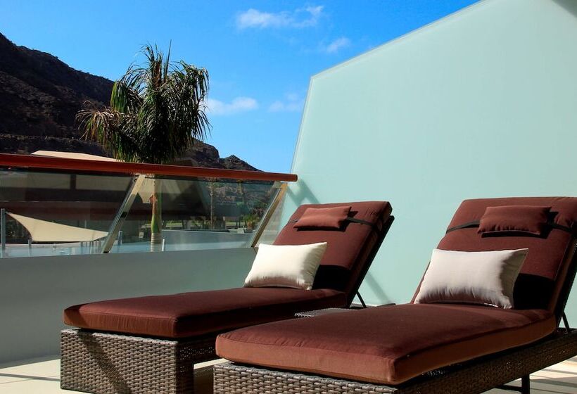 수피리어 룸 풀장 전망, Radisson Blu Resort & Spa, Gran Canaria Mogan