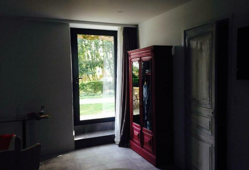 اتاق استاندارد با چشم‌انداز باغ, Manoir Des Eperviers